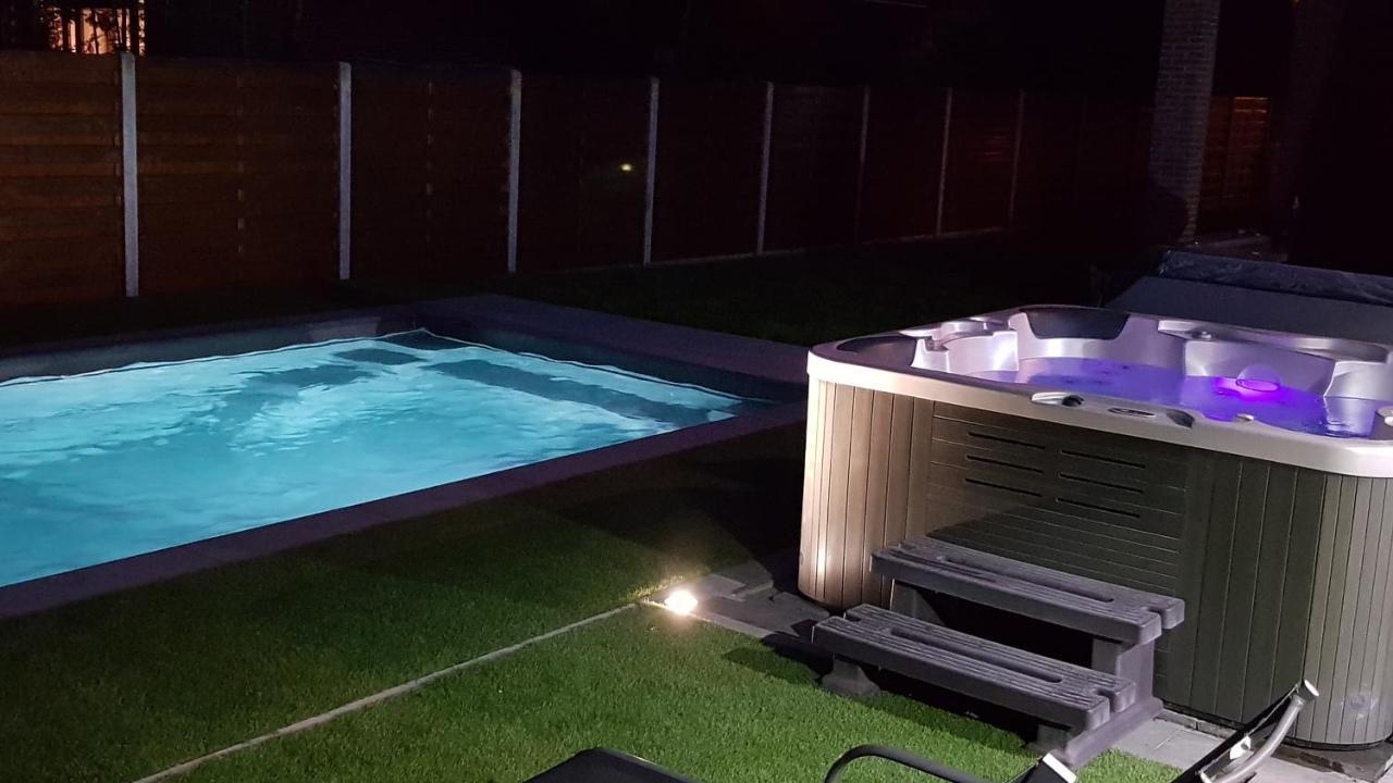 Appartement All In & Zwembad Leopoldsburg Zewnętrze zdjęcie